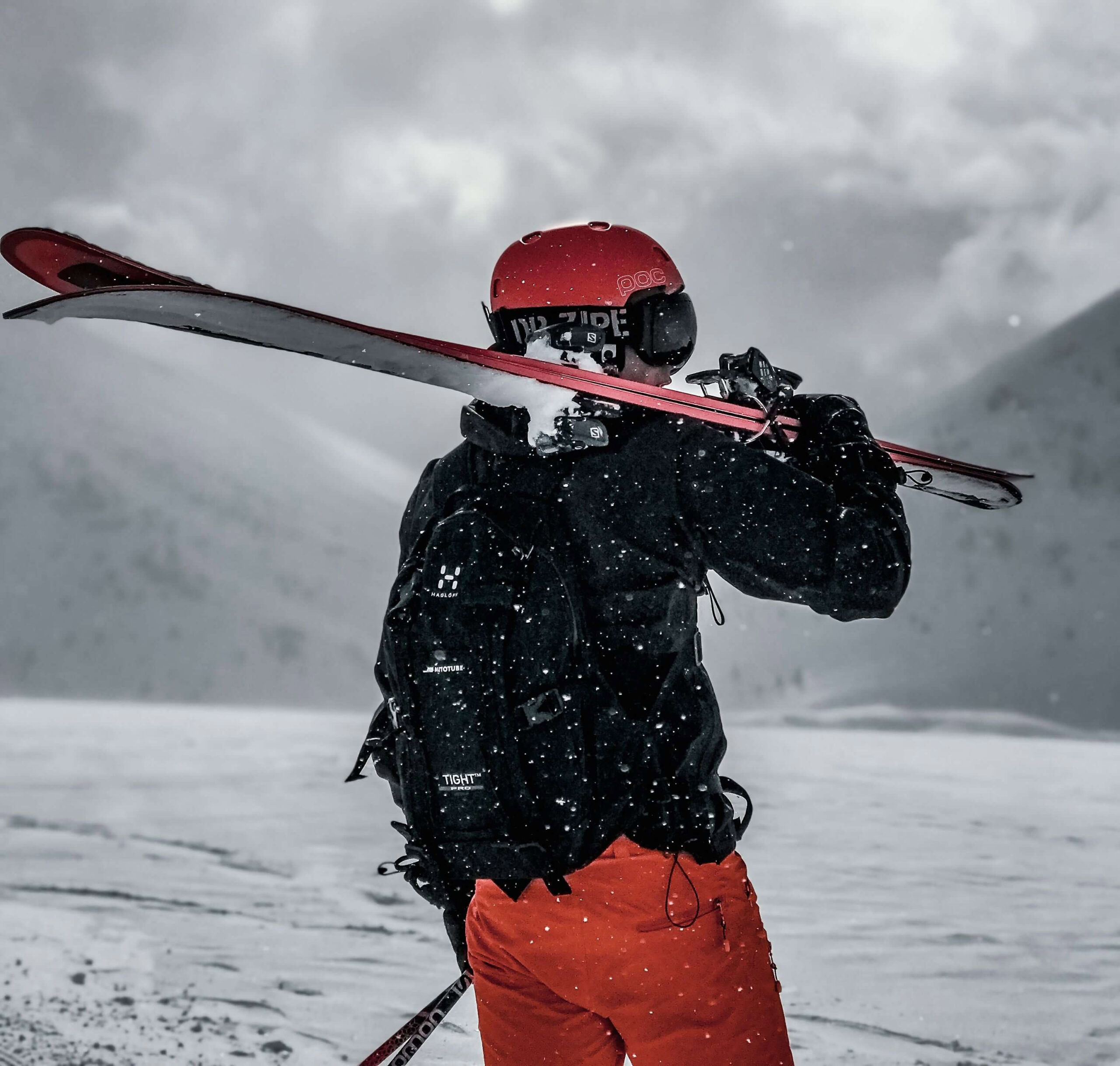 Pouzdana oprema za svaku avanturu</p>
<p>Naša oprema je redovno servisirana i pregledana, kako biste bezbedno i bez brige uživali na stazi. Nudimo širok izbor ski i snowboard opreme, prilagođene vašim potrebama i nivou veštine.